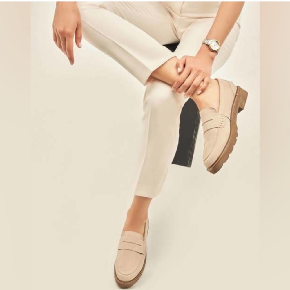 Anne Klein Women's Emmylou Loafer Flat 7.5 M Beige Suede Upper Leather
